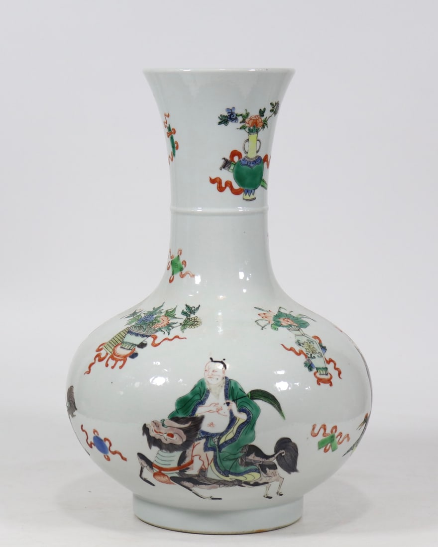 Wucai Figures Auspicious Beast Pattern Vase