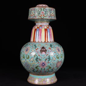 A Rare Turquoise Glaze Base Famille-Rose Lotus Flower Pattern Vase