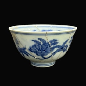 A Rare Blue and White Flower Pattern Cup(Restoration)