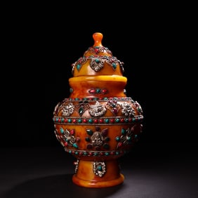 A Rare Amber Inlaid Gem Gilt Silver Auspicious Eight Treasures Jar