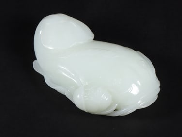 A Exquisite Hetian White Jade Fish-Shaped Ornament