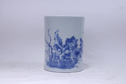 A Rare Blue and White Flower and Bird Pattern Brush Pot