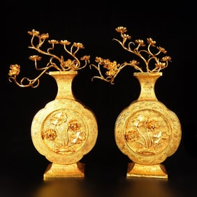 A pair of Rare Gilt Bronze Relief Flower Vase Ornament