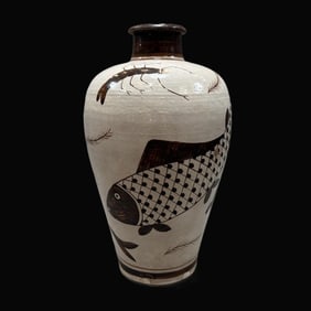 A Exquisite Painted Color Fish and Shrimp Pattern Vase