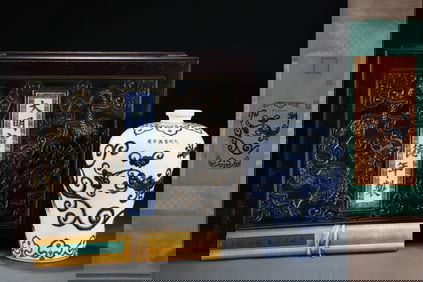 A Exquisite Blue and White Dragon Pattern Vase, with Calligraphy and Painting