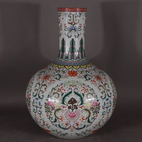 Famille-Rose Lotus Pattern Vase