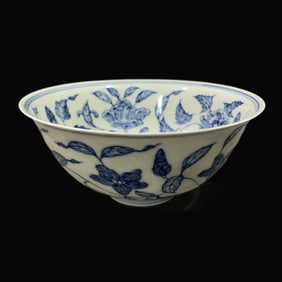 A Exquisite Blue and White Interlocking Lotus Flower Pattern Bowl