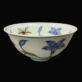 A Exquisite Doucai Flower Pattern Bowl