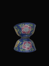 A pair of Famille-Rose Blue Ground Flower Pattern Bowl