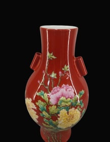 Famille-Rose Red Ground Flower Pattern Vase