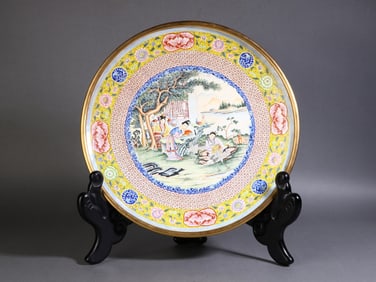 A Exquisite Enamel Figure and Story Pattern Plate