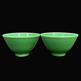 A pair of Rare Melon-Green Glaze Cup