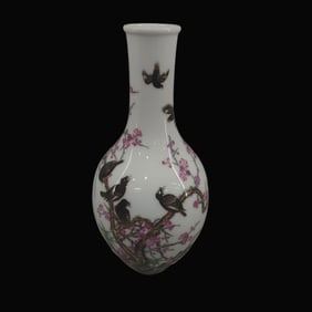 Famille-Rose Flower and Bird Pattern Vase