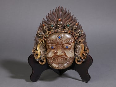 A Exquisite Crystal Inlaid Gems Mask