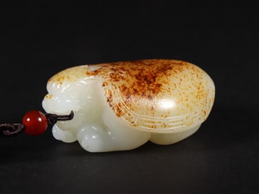 A Exquisite Hetian Jade Figures-Shaped Ornament