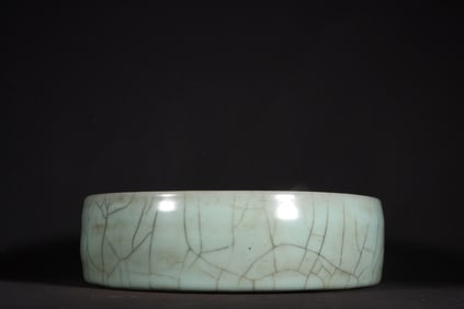 A Exquisite Guan yao Celadon Glazed Round Brush Washer, with an Imperial Poem by Emperor Qianlong