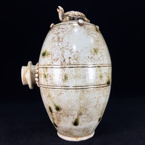 An Exquisite Ding yao Vase