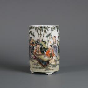An Exquisite Famille-Rose Character and Story Pattern Brush Pot
