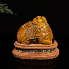 An Exquisite Shoushan Stone Dragon Pattern Seal Ornament