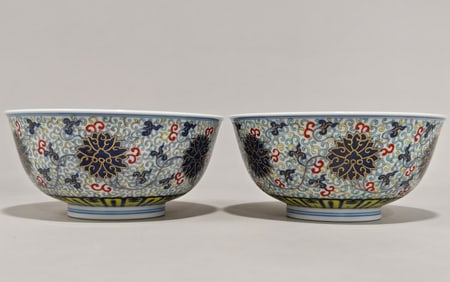 A Pair of Exquisite Doucai Painted Gold Lotus Pattern Bowl
