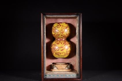 An Exquisite Yellow-red Glaze Dragon Pattern Gourd-Shaped Vase