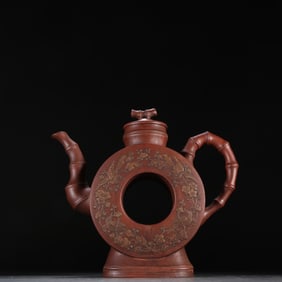 An Exquisite Purple Sands Flower and Bird Pattern Teapot