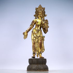 A Exquisite Gilt Bronze Statue of Avalokitesvara