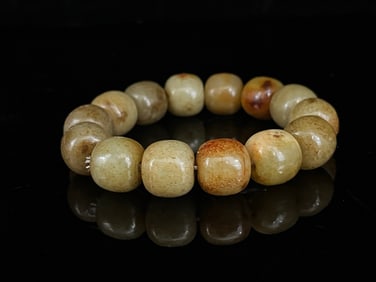 An Exquisite White Jade Bracelets