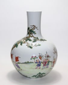 An Exquisite Famille-Rose Character and Story Pattern Vase