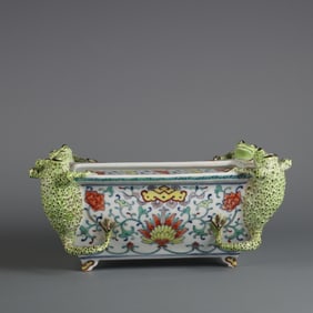 An Exquisite Doucai Lotus Pattern Flowerpot