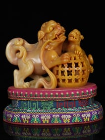 An Exquisite Shoushan Stone Auspicious Beast Ornament