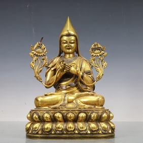A Exquisite Gilt Bronze Statue of Tsongkhapa