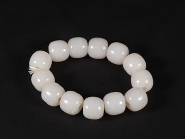 An Exquisite White Jade Bracelets
