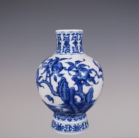 An Exquisite Blue and White Bats and Peach Pattern Vase