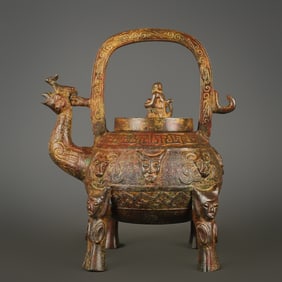 An Exquisite Bronze Bird-Shaped Ewer