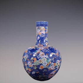 An Exquisite Doucai Blue and White Flower Pattern Dragon Pattern Vase