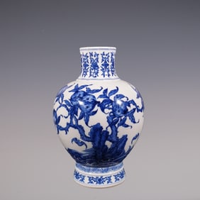 An Exquisite Blue and White Bats and Peach Pattern Vase