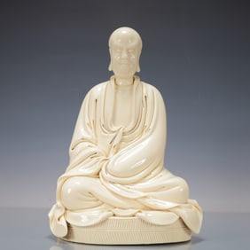 A Exquisite Ding yao Buddha statue