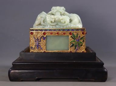 An Exquisite White Jade Cover with Gold Inlaid Gems Auspicious Beast Seal