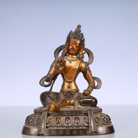 An Exquisite Gilt Bronze Buddha Statue