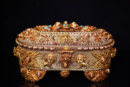 An Exquisite Silver Inlaid Gems Box