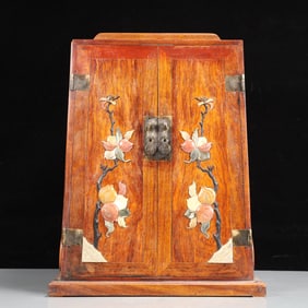 A Exquisite Boxwood Flower and Fruit Pattern Box