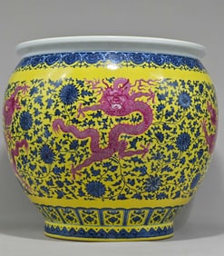 An Exquisite Famille-Rose Blue and White Ruby Red-Glazed Lotus Pattern Dragon Pattern Vat
