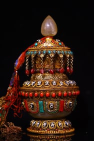 An Exquisite Crystal Inlaid Gems Jar