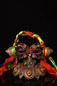 An Exquisite Crystal Inlaid Gems Ornament