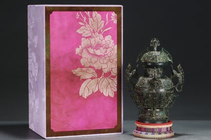 An Archaic Bronze Beast-Face Pattern Beast-Ears Vase