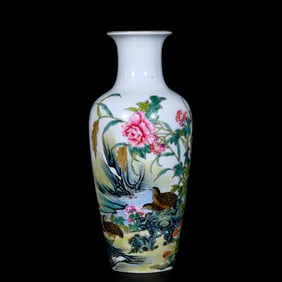 An Exquisite Enamel Flower and Bird Pattern Vase,With Poem