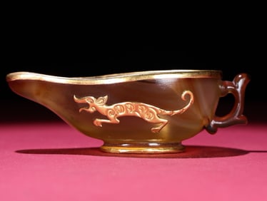 An Exquisite Agate Covered Bronze-gilt Auspicious Beast Pattern Cup