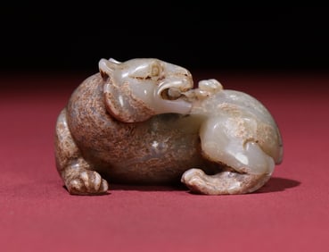 An Exquisite White Jade Bear Hand Piece