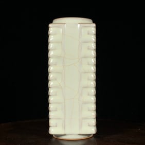 An Exquisite Guan yao White Glazed Cong-Shaped Vase
